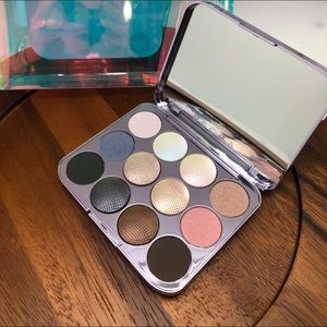 Becca Limited Edition PEARL GLOW Shimmering Eye Palette